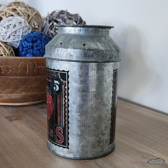 🍎 Vintage Apple Design Metal Canister – Rustic Farmhouse Kitchen Décor - Picture 7 of 16